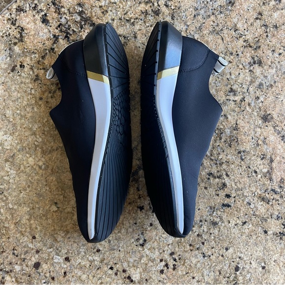 Kenneth Cole Santel Stretch Neoprene Sneakers Size: 7.5 Black - Picture 1 of 5